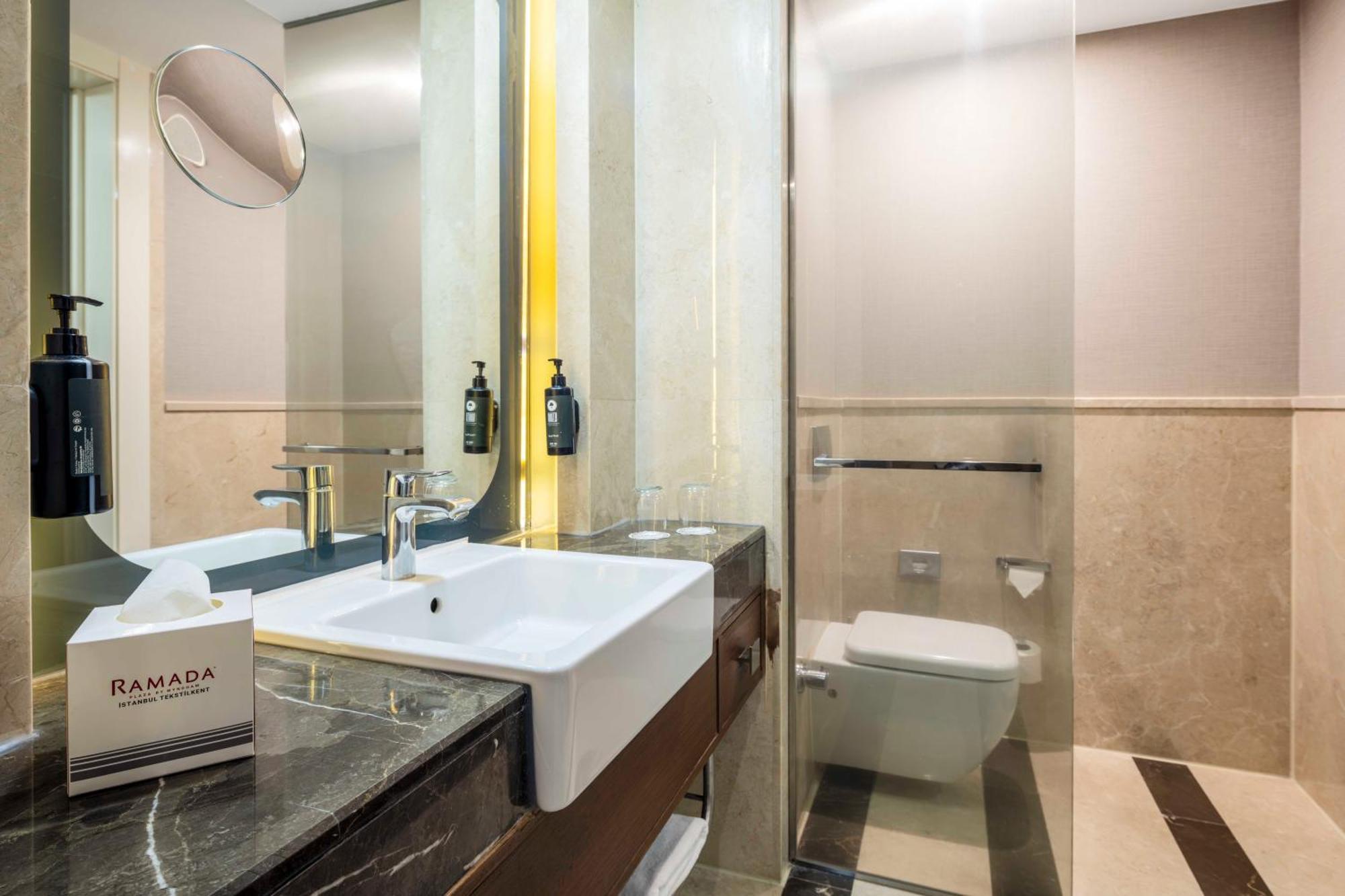 Deluxe Twin Room City View Smoking