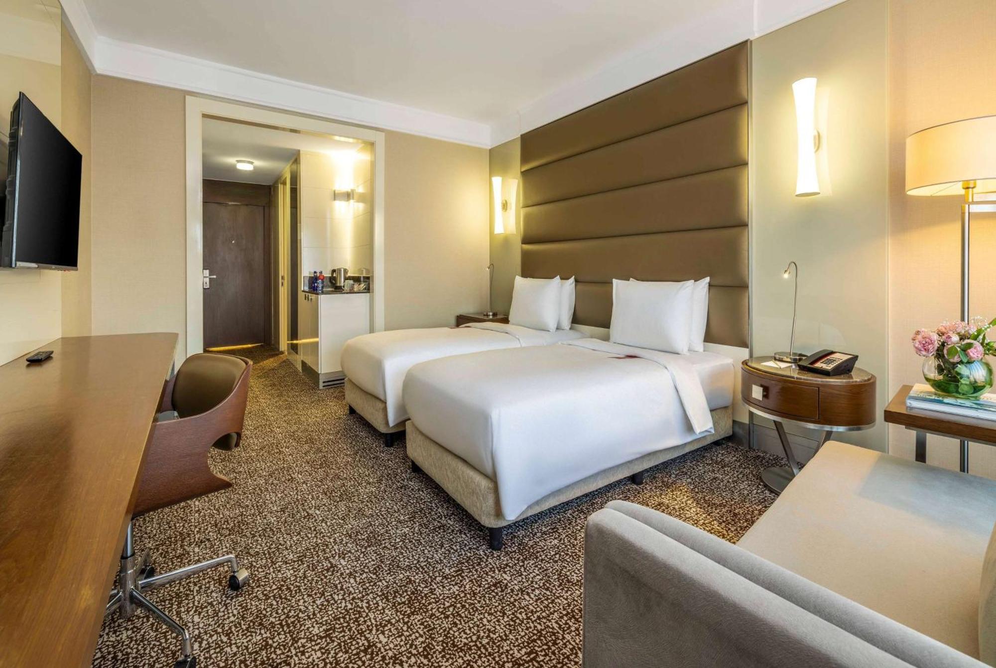 Deluxe Twin Room Accessible or Non-Smoking
